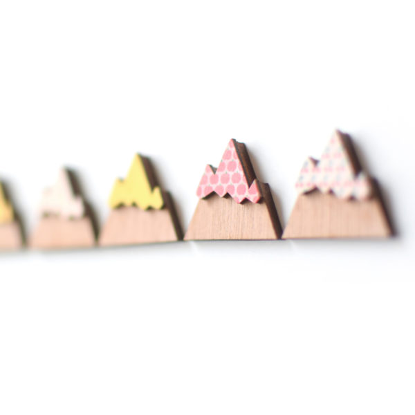 Broche en bois "Montagne"